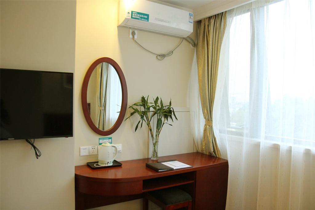 Greentree Inn Hainan Haikou Hainan College Of Vocation And Technique Jinniu Road Business Hotel ภายนอก รูปภาพ